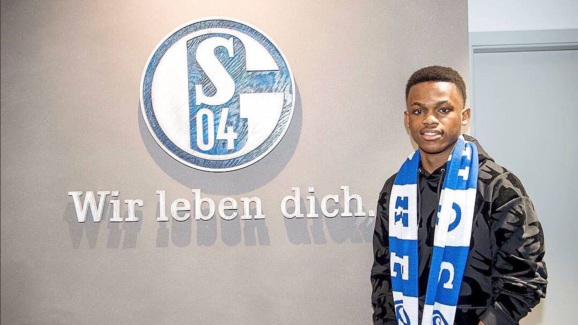 在这个竞争 在这个竞争